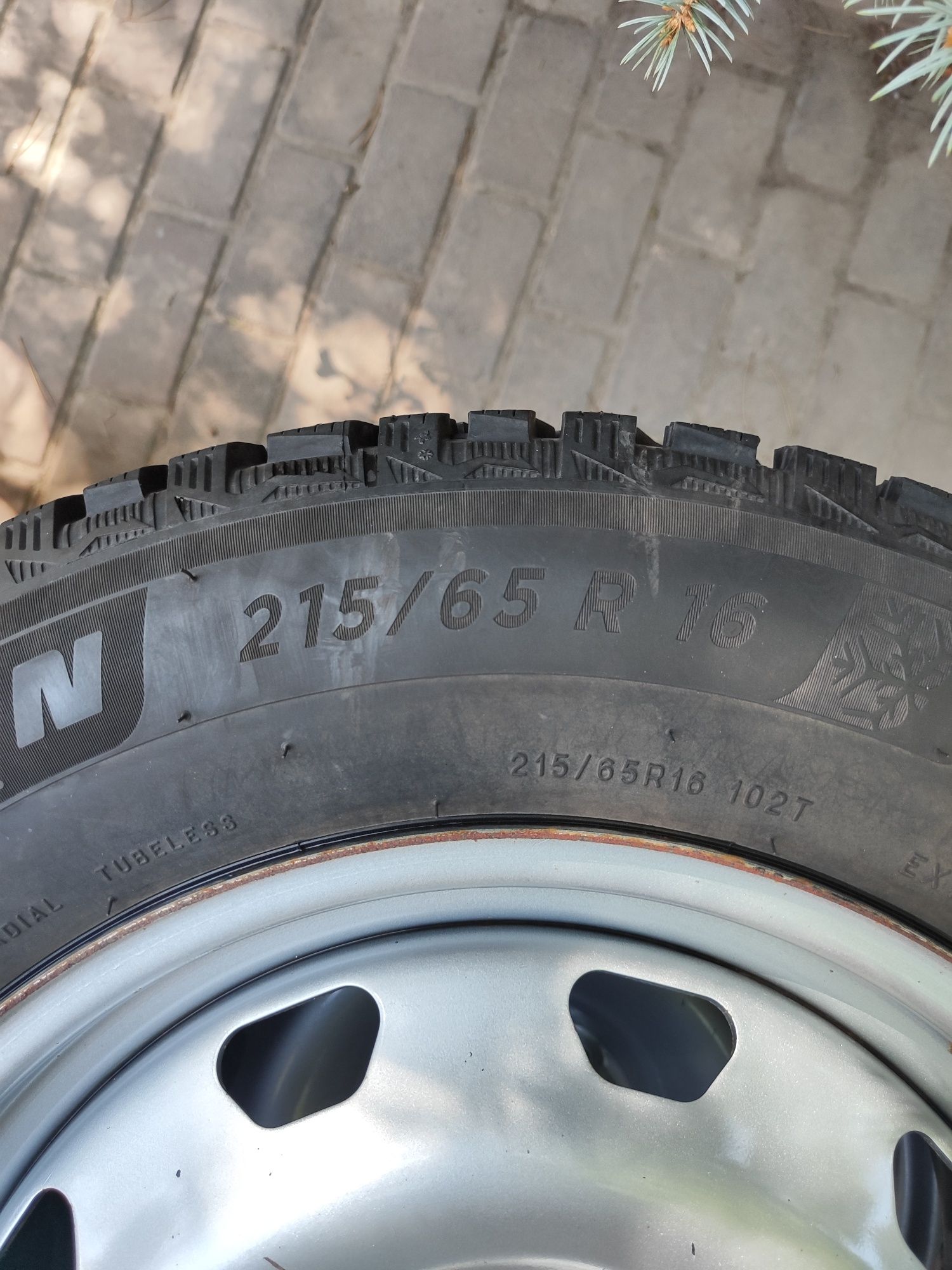 Комплект зимней шипованой резины Michelin X- Ice North 4 215/65 R16