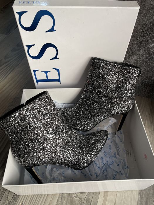 Боти на ток Guess