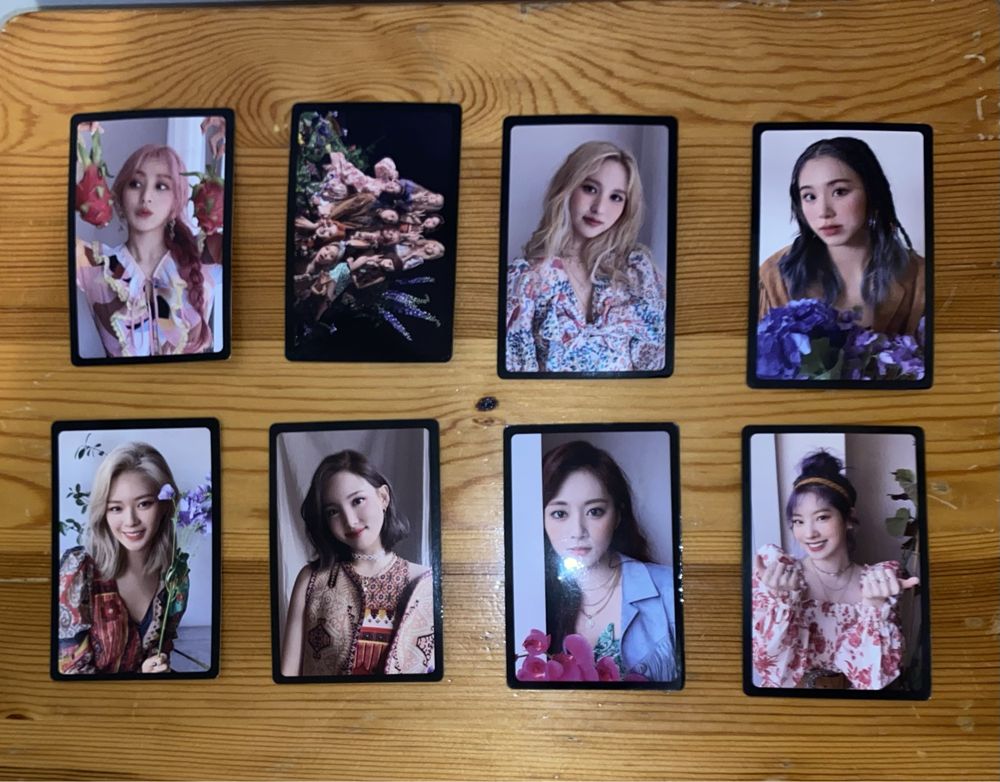 K-pop картички/photo cards Twice, Loona и албуми Twice