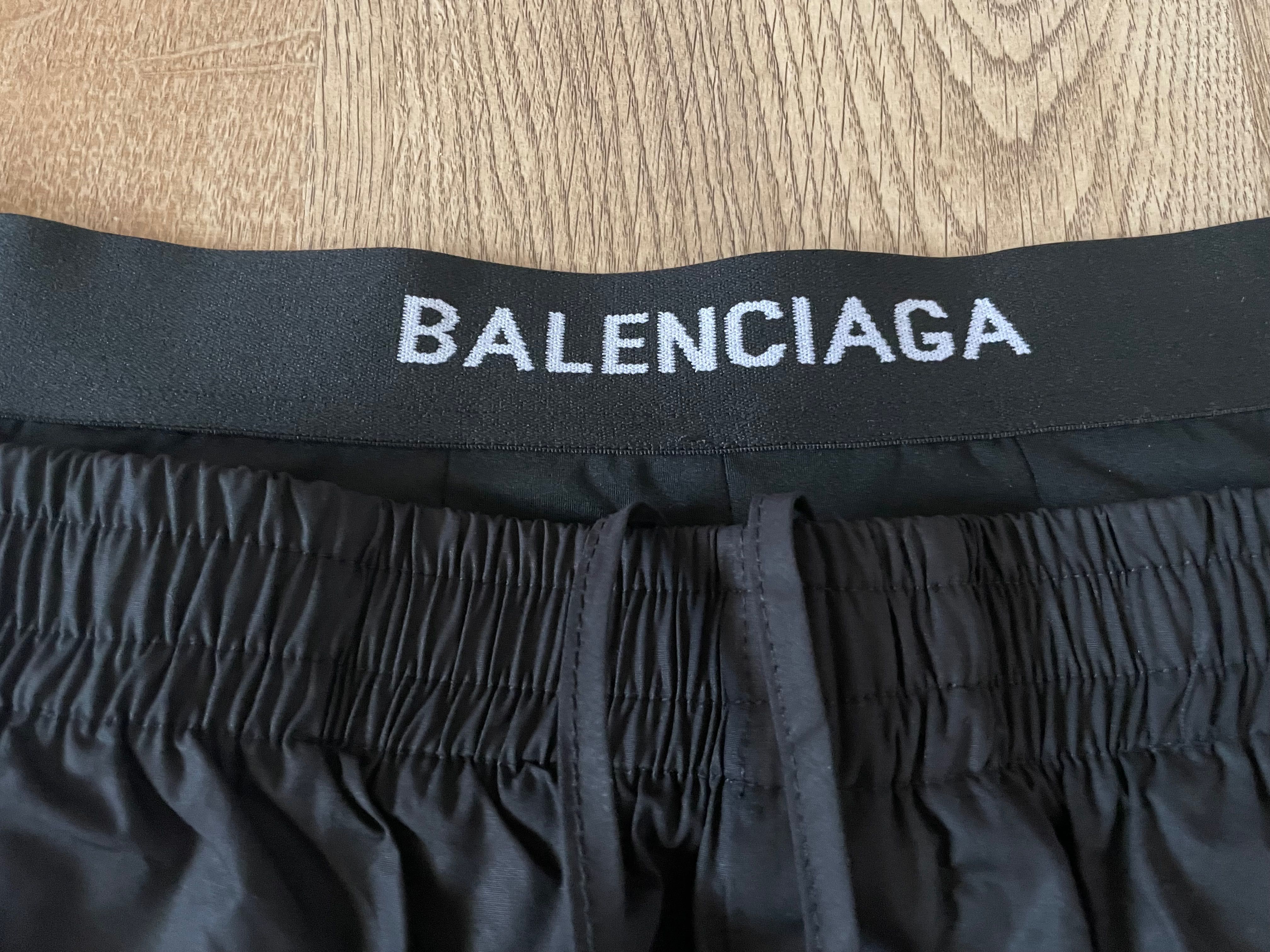 Къси панталони BALENCIAGA