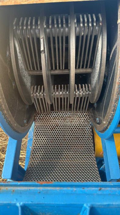 Moara cu ciocanele la tractor, cu spargator, ciclon, mai multe site