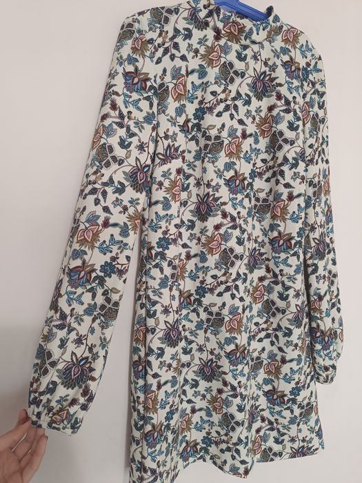 Дамска рокля с дълъг ръкав