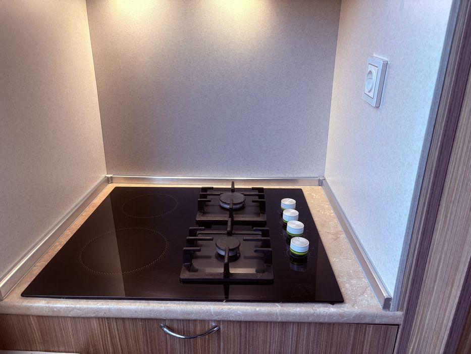 Миеле-Комбиниран керамичен плот за вграждане ПИРАМИС- 2+2 зони