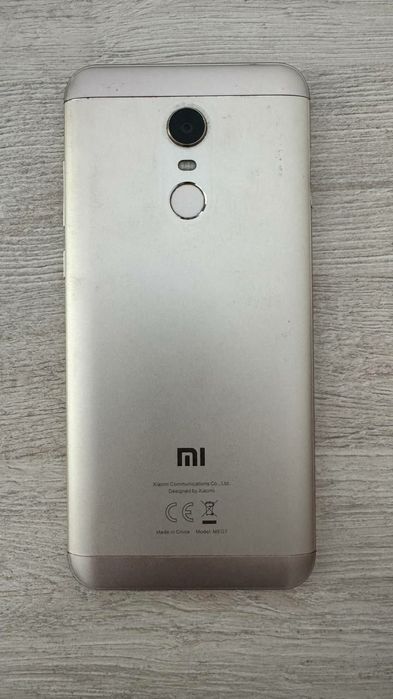 Redmi 5 plus 32gb hotirasi .Karobkasi bor