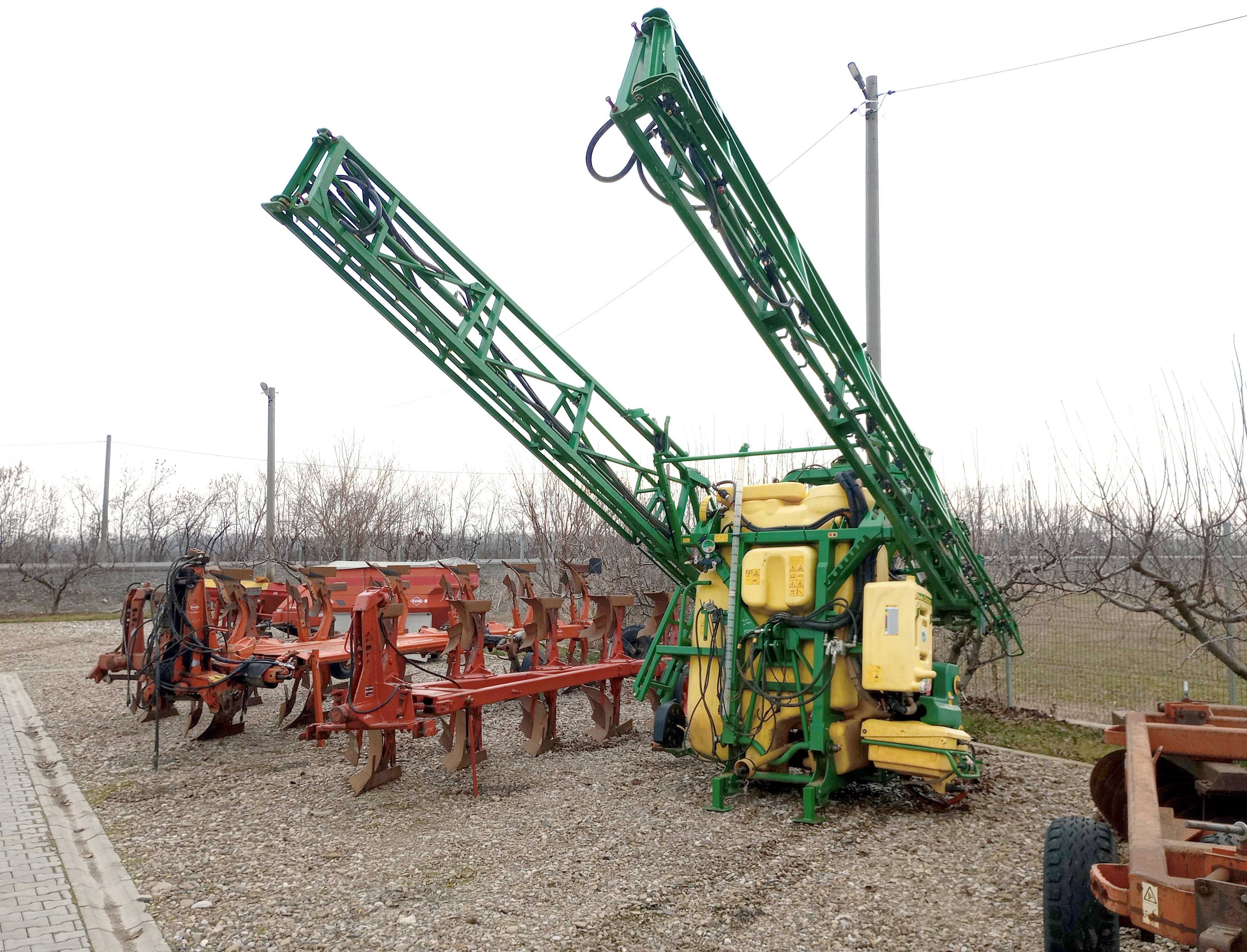 Instalatie erbicidat John Deere 512