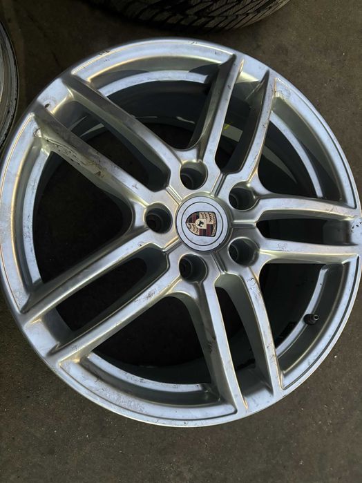 19ц ПОРШЕ каиен оригинални