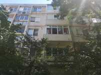 Apartament 2 camere etaj 3/4 Bld. Independentei colt cu str. Scolilor