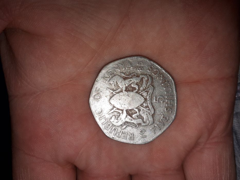 Vand moneda 5 sillings 1985