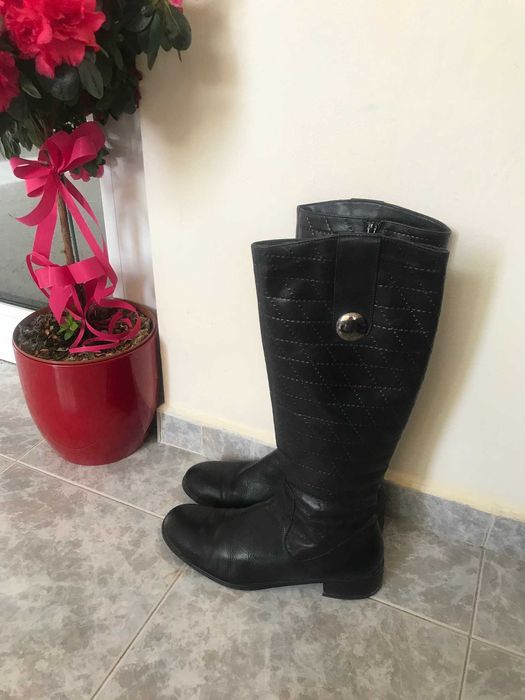 Продавам елегантни ботуши от естествена кожа 38 номер