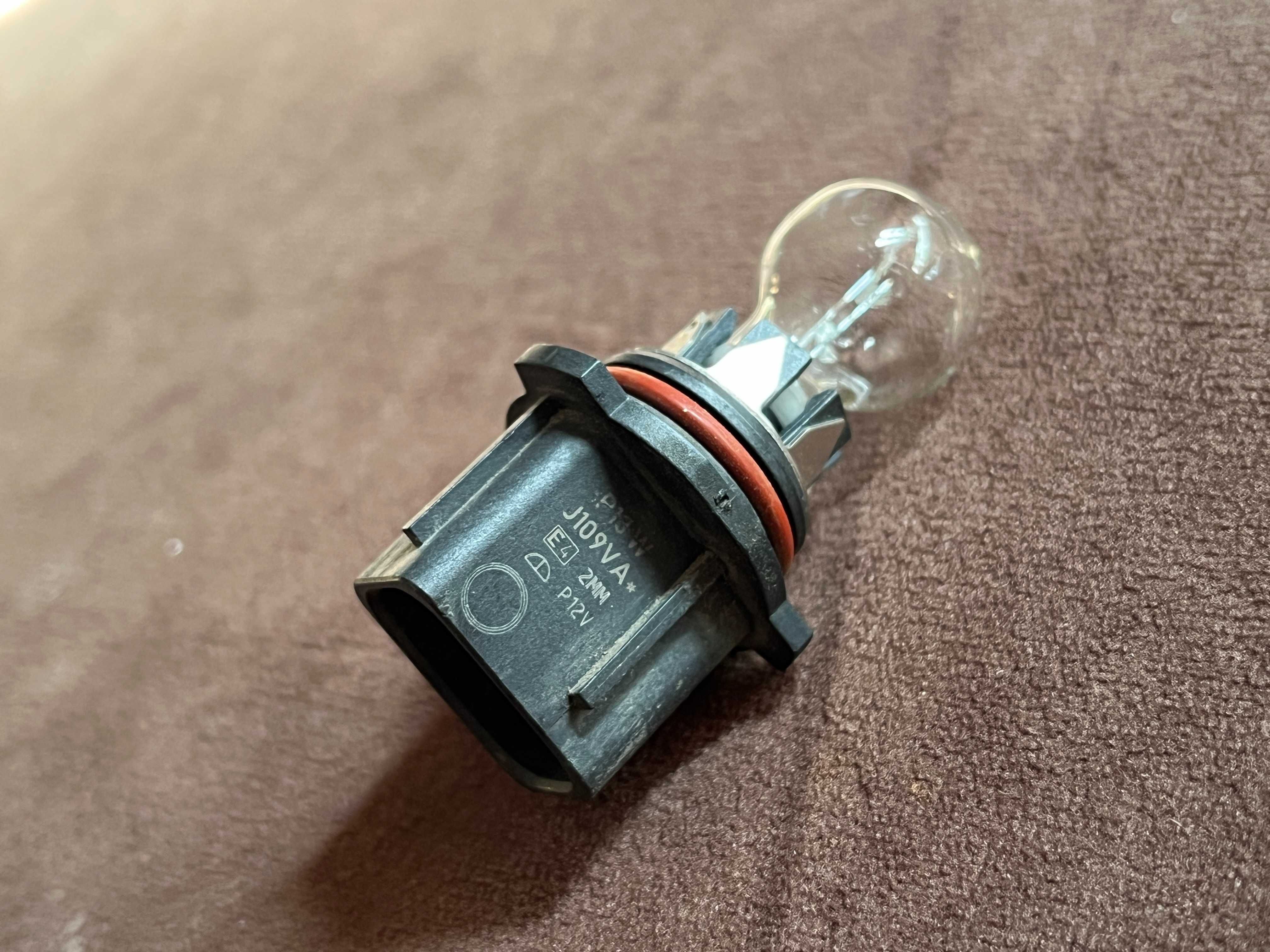 Крушка за мигач Пежо 508 от 2012 г - Philips P13W