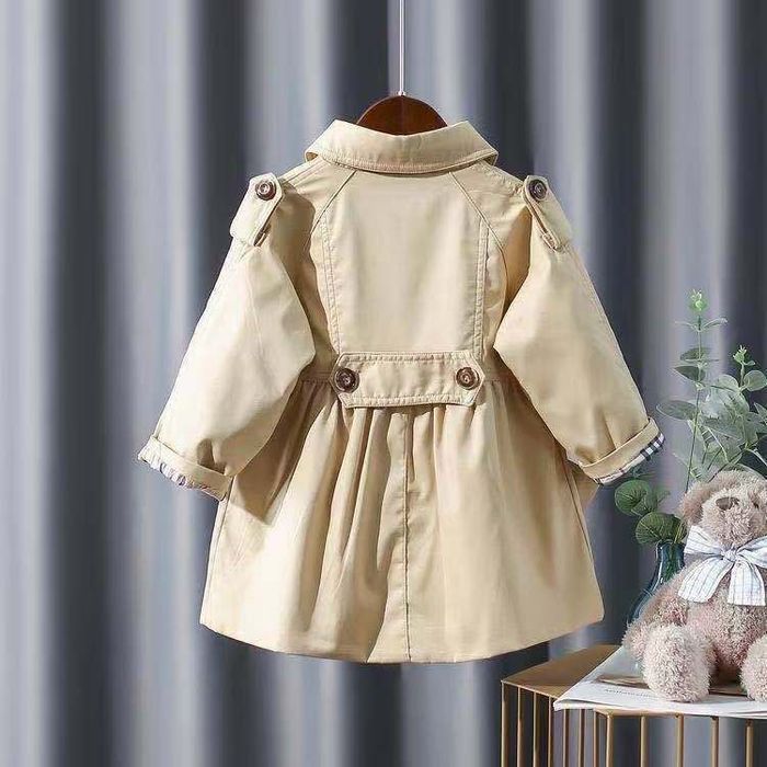 Yosh qizlarimiz uchun plash trench sotiladi