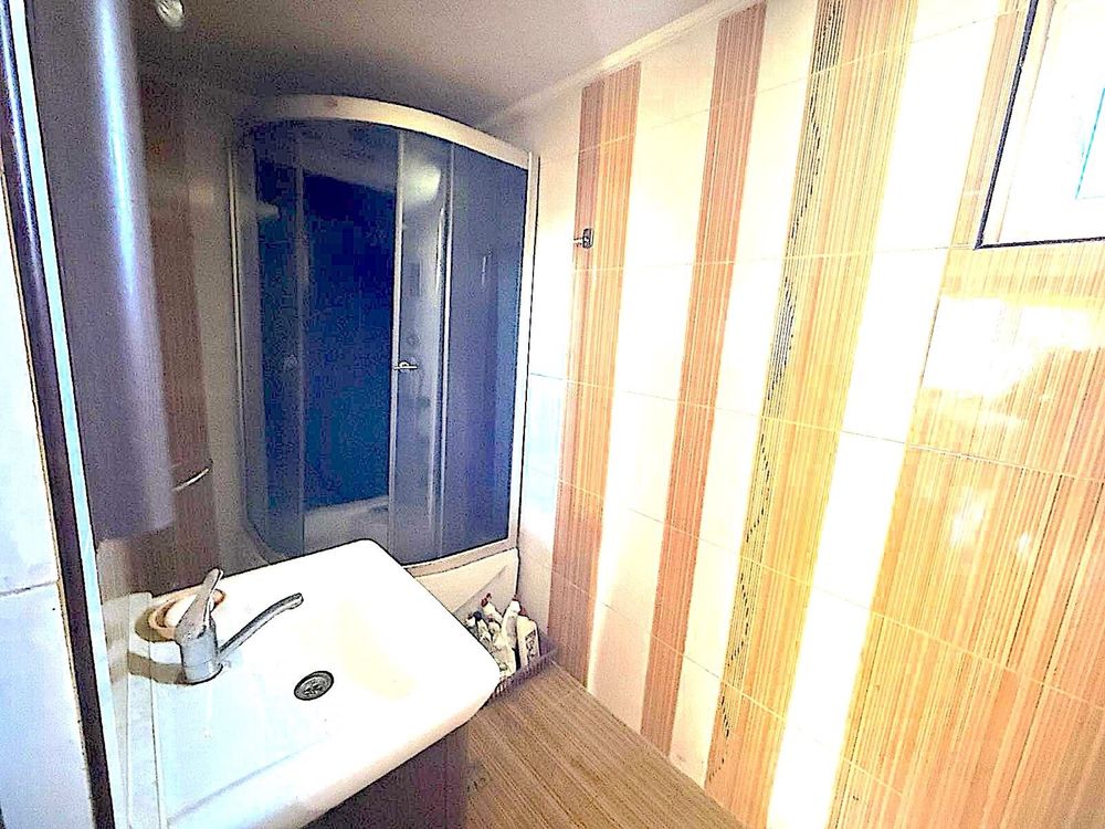 Casa + teren 1825 mp, la E60, Gheghie