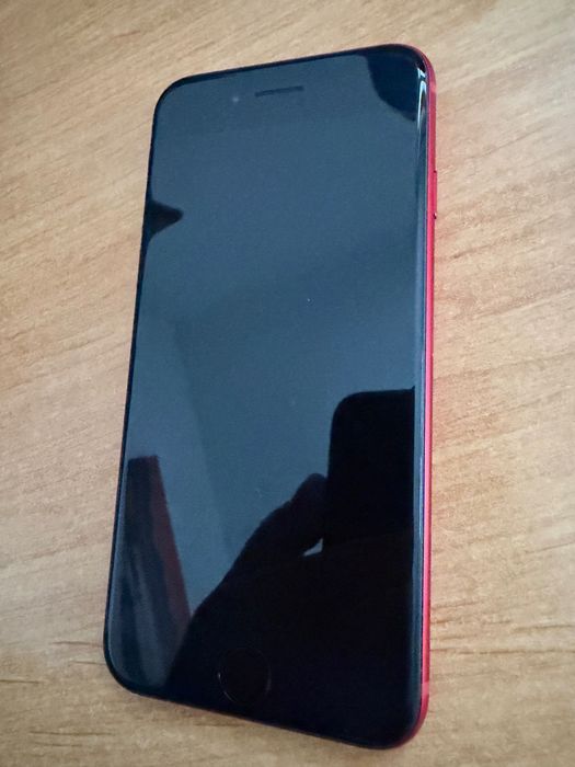 iPhone SE Red 3rd Gen + AirPods 2
