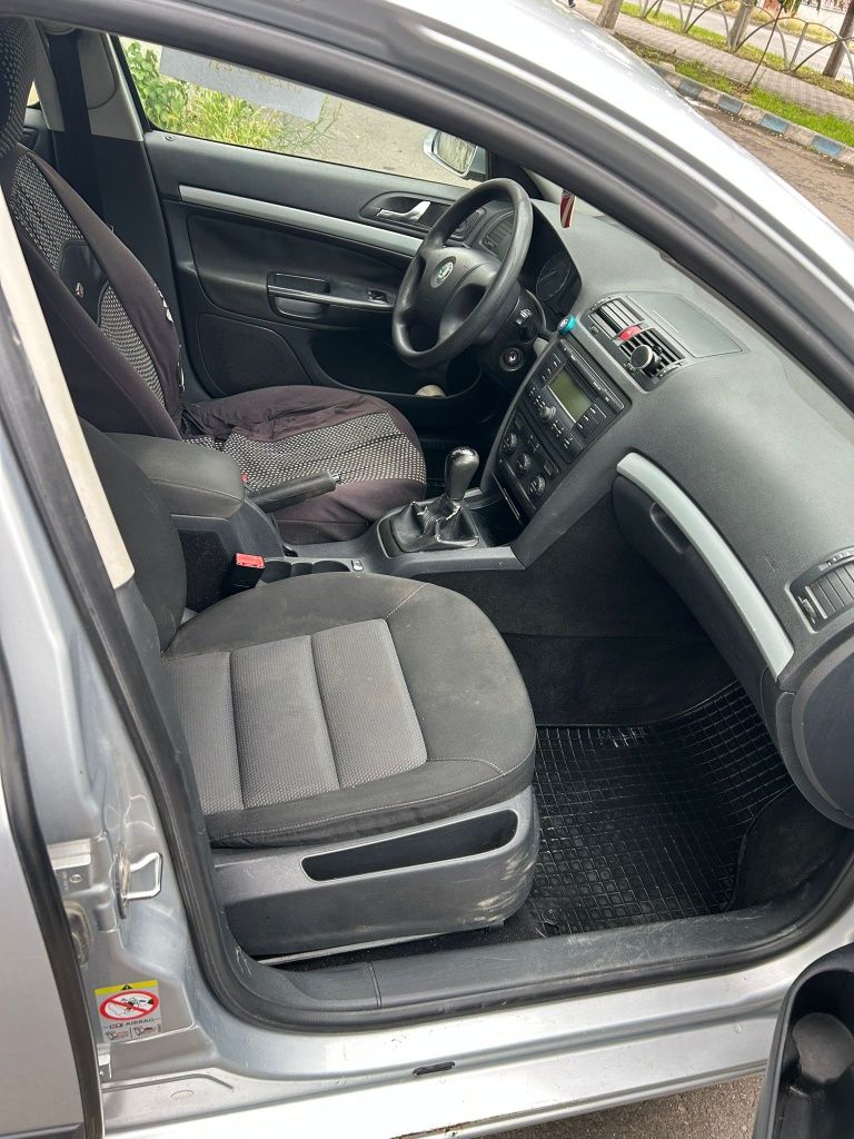 Vând Skoda Octavia 2