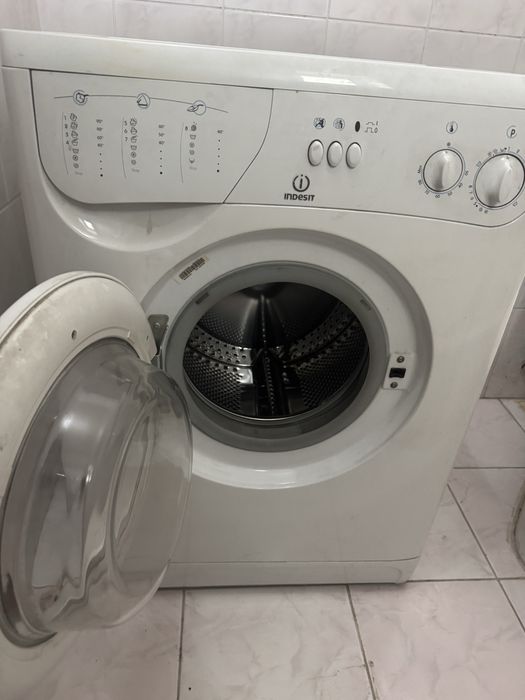 Стиральная машина indesit б/у