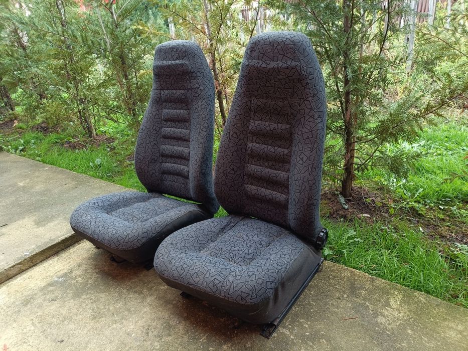 Banchete fata Dacia/Aro