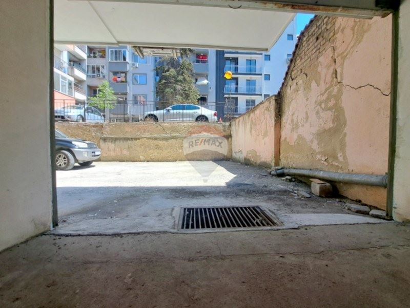 Дава се под наем Гараж / Паркомясто в Варна, Колхозен пазар - 18 кв.м за 204 € - Снимка #5