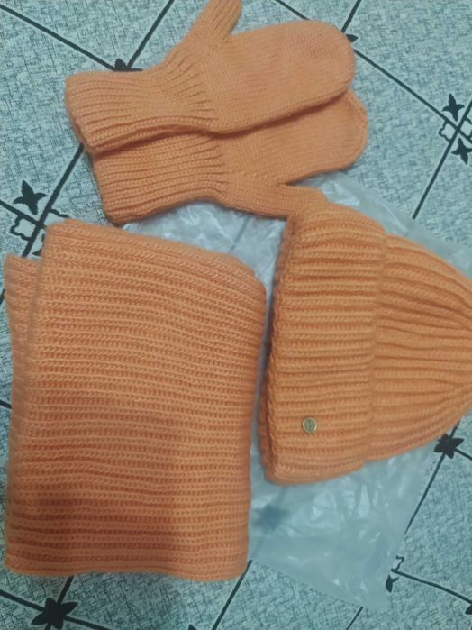 Комплект шапка, шарф, варежки