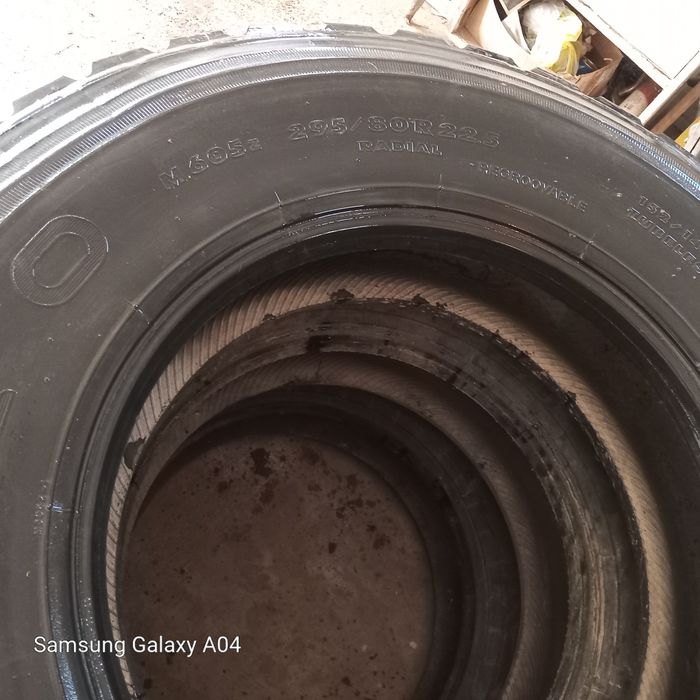 Новые шины на грузовых авто 295/80/22.5