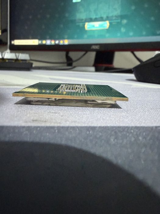 Vand procesor i7 9700K