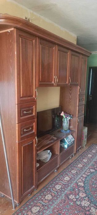 Продам  качественную стенку в зал или гостиную