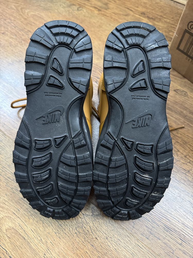Зимни обувки NIKE 37,5