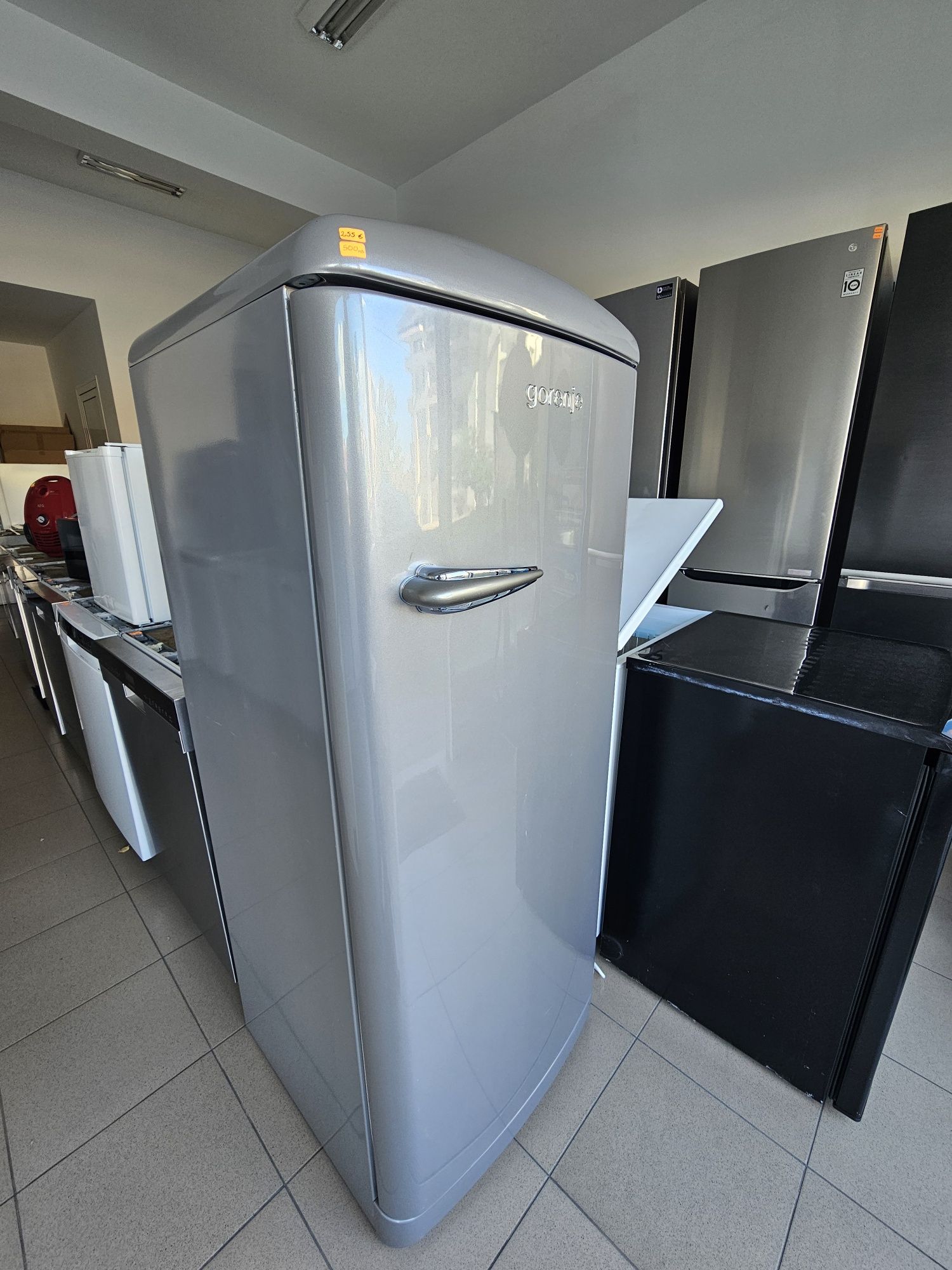 Ретро хладилник с камера Gorenje