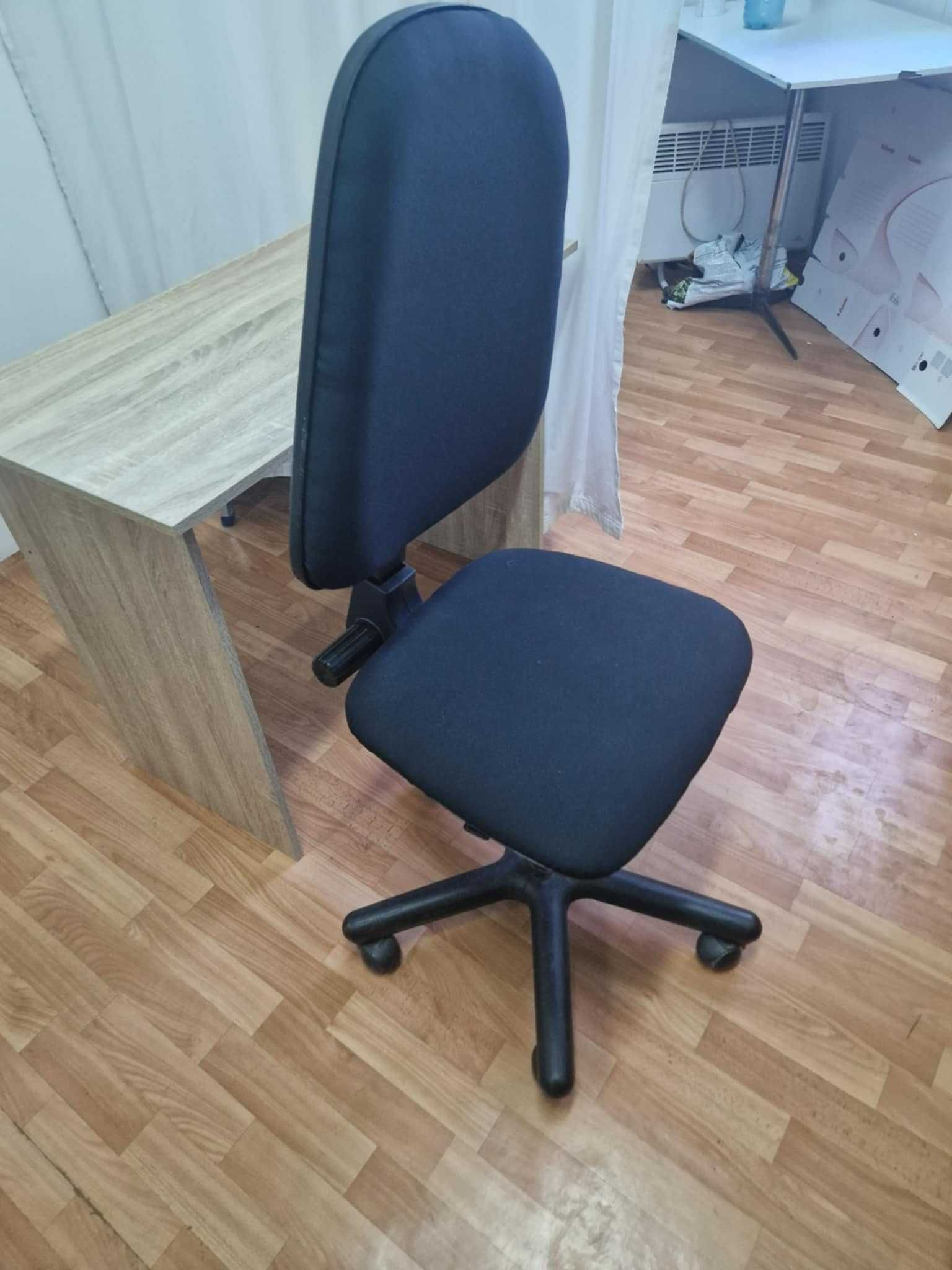 офис стол или за ученик