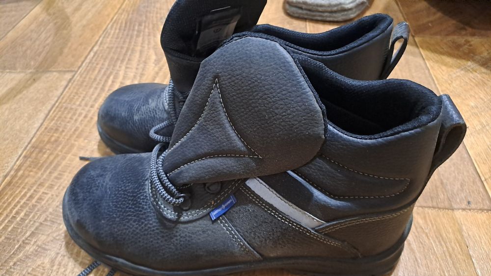 Продам ботинки рабочие