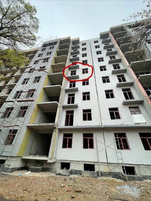 Продаётся Новостройка ROHAT срочно Коробка 
Улица яшнабод туман Акфа б