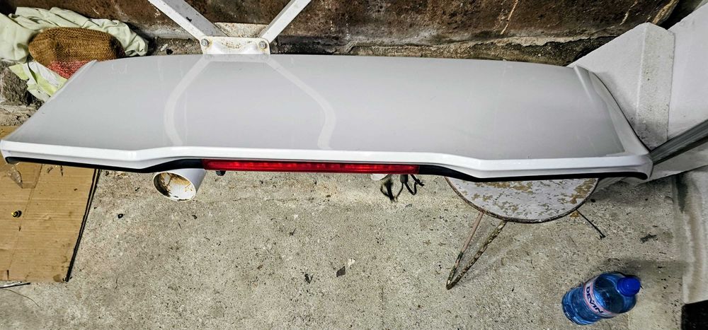 Крило с трети стоп Volvo V40