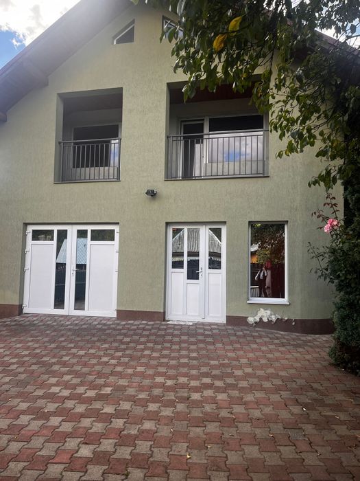 Inchiriez casa cu etaj