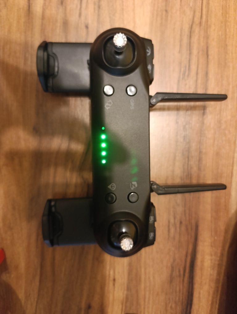 Дрон с камера SG108