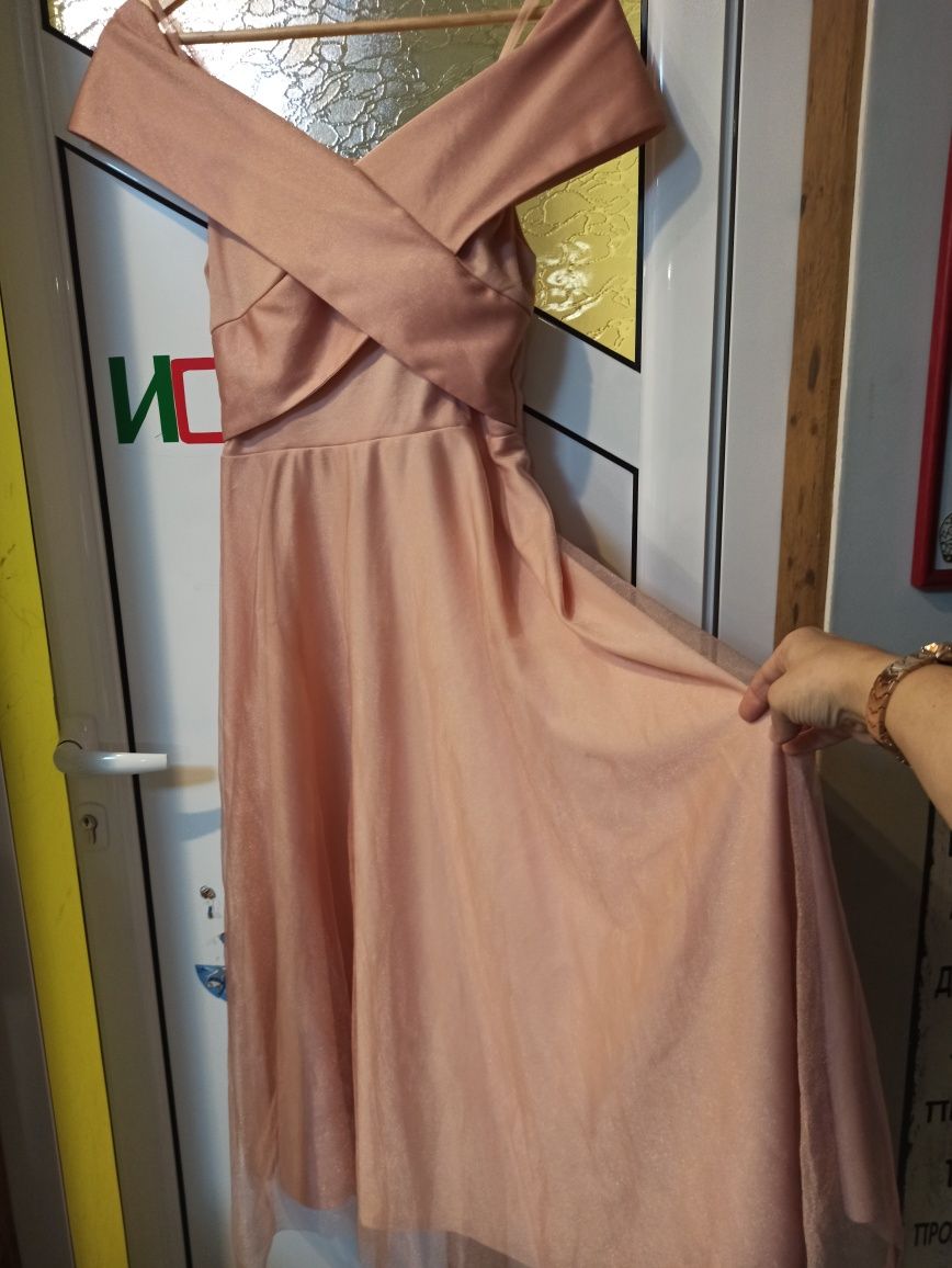 Официална рокля Arini цвят пепел от рози.