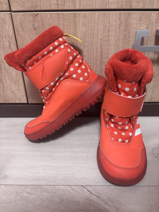 Cizme Adidas rosii Minnie Mouse imblanite impermeabile nr 28,5