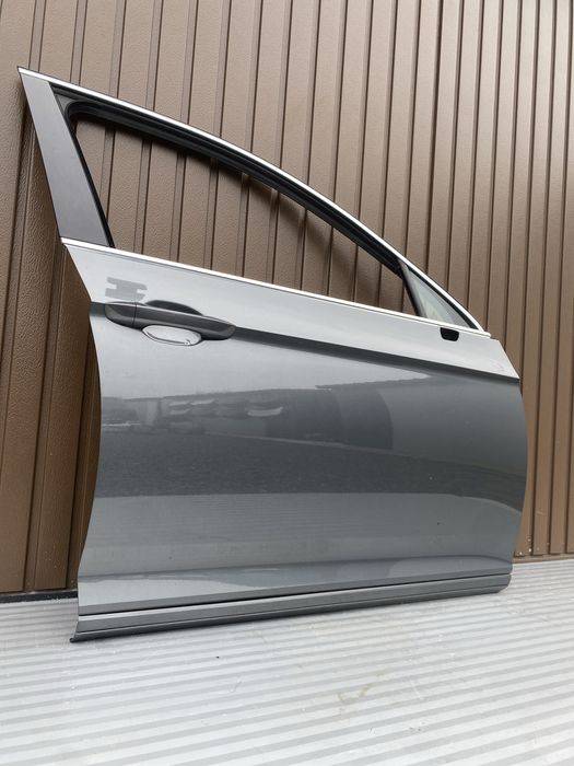 Usa dr fata vw Passat B8 cod de culoare LR7H  2015-2020