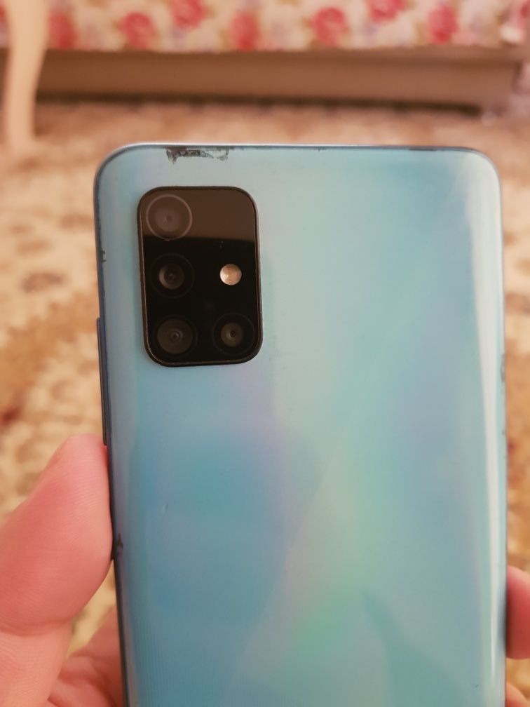 Samsung a51 отличное состояние