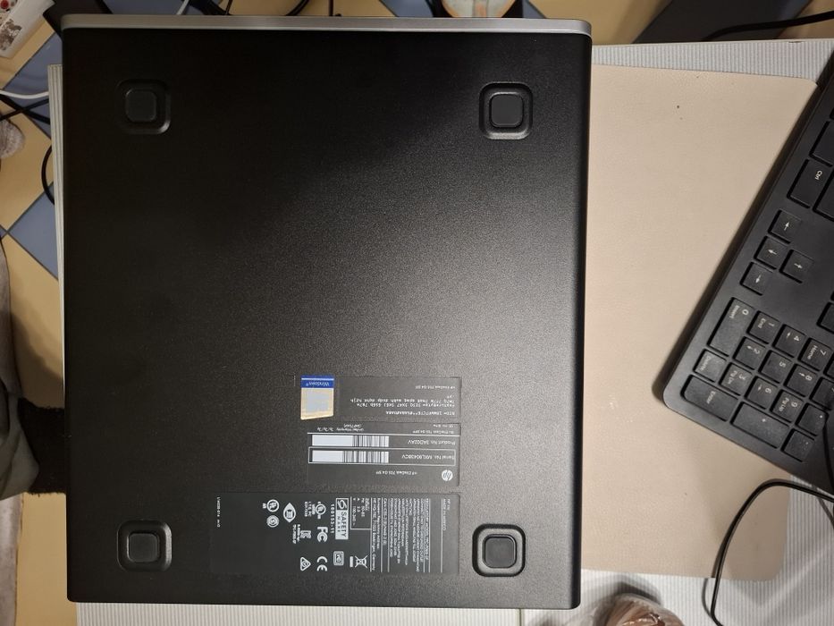 HP EliteDesk 705 G4 SFF-Slim,AMD Ryzen 3 PRO 2200G (3.5/3.7GHz),16GB