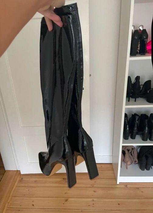 Черни ботуши с висок ток