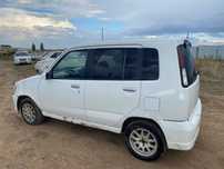 Машина Nissan cube