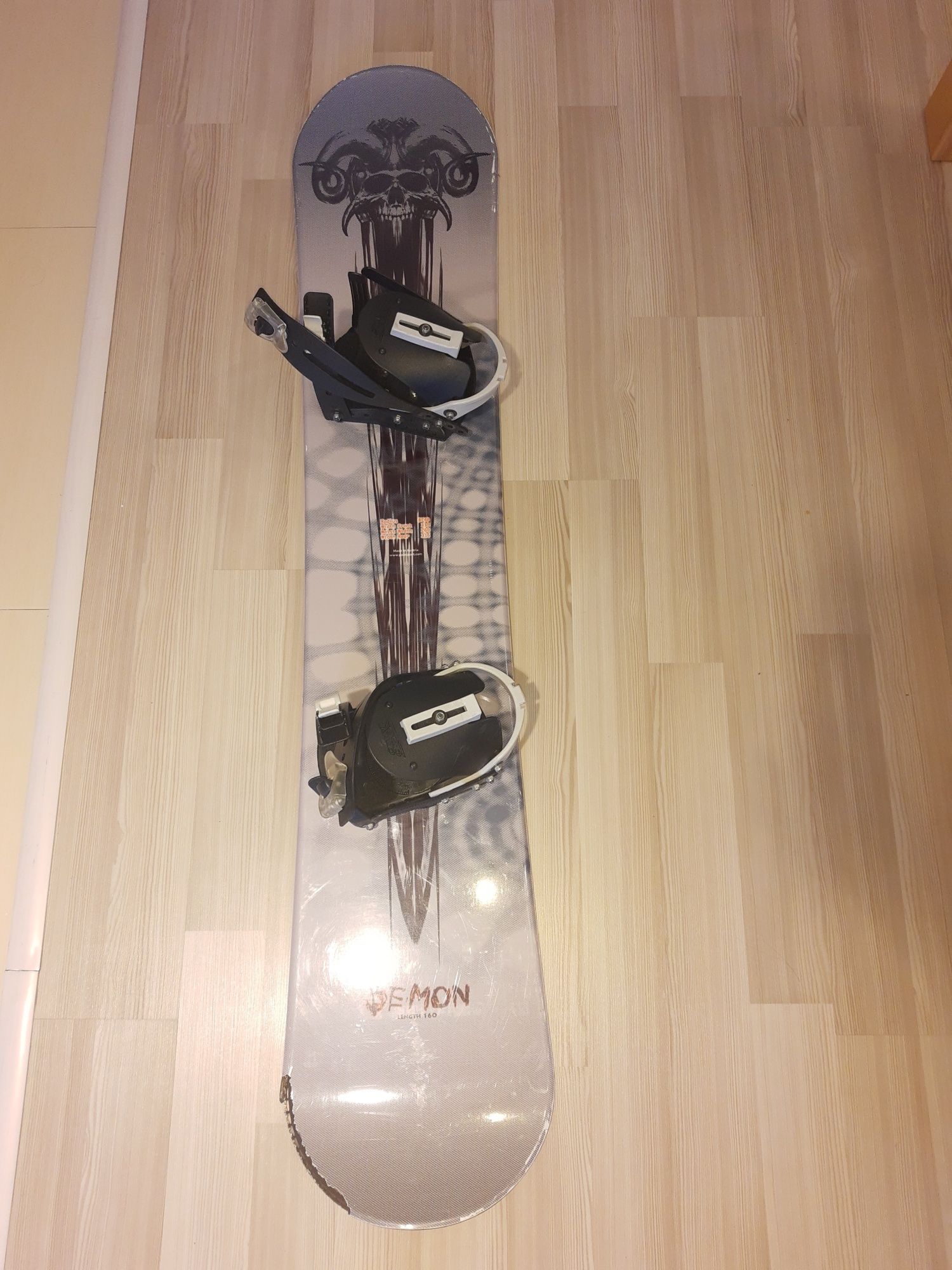 Vand placa de snowboard cu legaturi