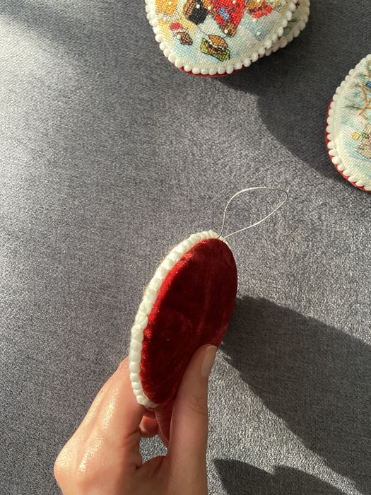 Коледни играчки, ръчно изработени