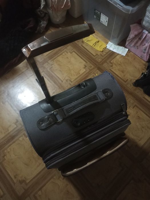 Чемодан не новый