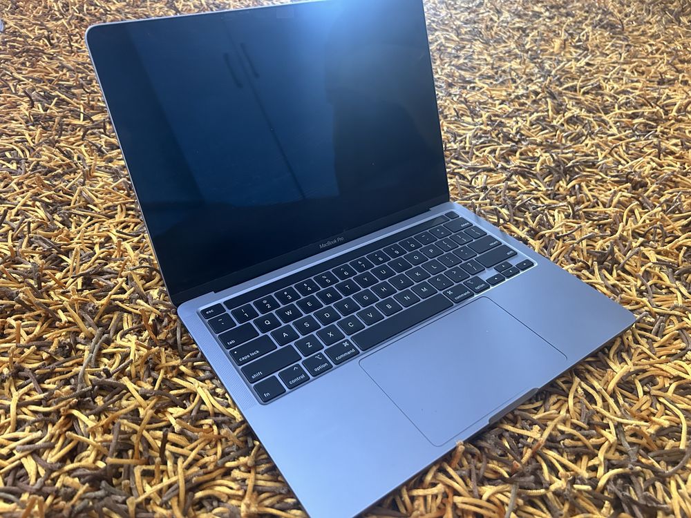 MacBook Pro 512gb озу 16 не рабочий. А2251