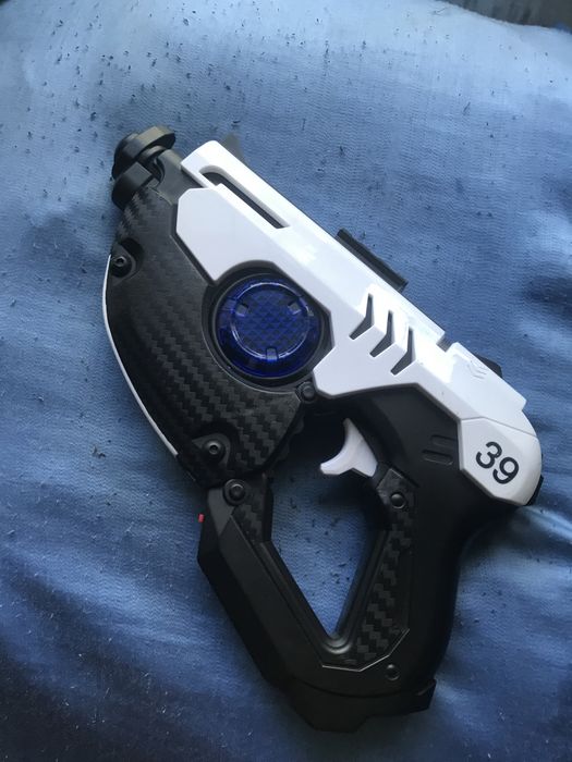 Пистолет с зарядкой