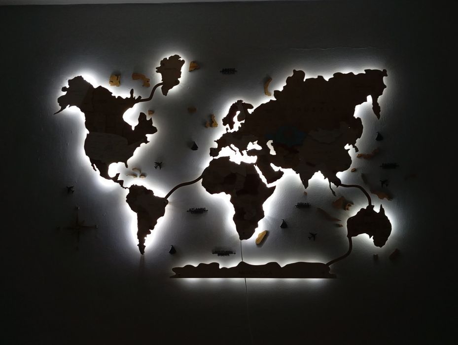 Деревянная карта мира – стильный декор для любителей путешествий!