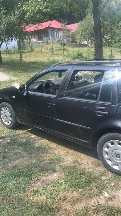 Vând golf 4 an 2001