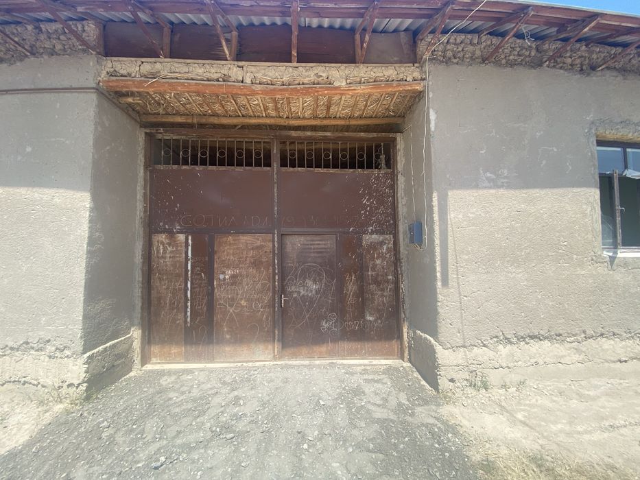 Uy sotiladi 8.5 sotix