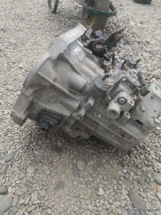 cutie viteze kia ceed 1.4 benzina an 2009 OEM M56cf1