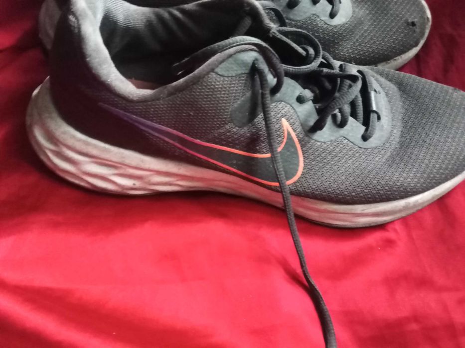 Маркови маратонки и обувки